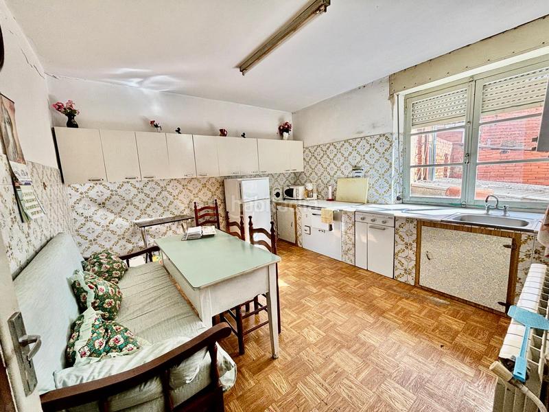 Foto b3911687-4746-48ab-b40f-ce3680b861a2. Casa a calle independencia 17a a Bustillo del Páramo