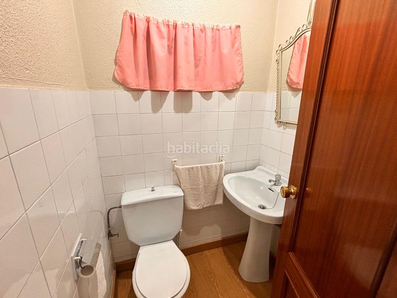 Foto e6df6200-6397-468f-a852-ec6055b092a1. Alquiler local comercial en calle adelanto bañezano 9 local económico la bañeza en Bañeza (La)