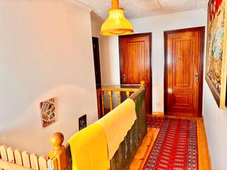 Maison à Avenida la victoria 9. Casa con finca en nogarejas