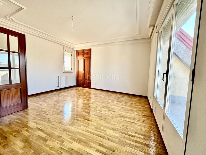 Foto aa5e9bf6-befa-4c5e-9fb2-cafe97330c43. Ático atico centrico en Bañeza (La)