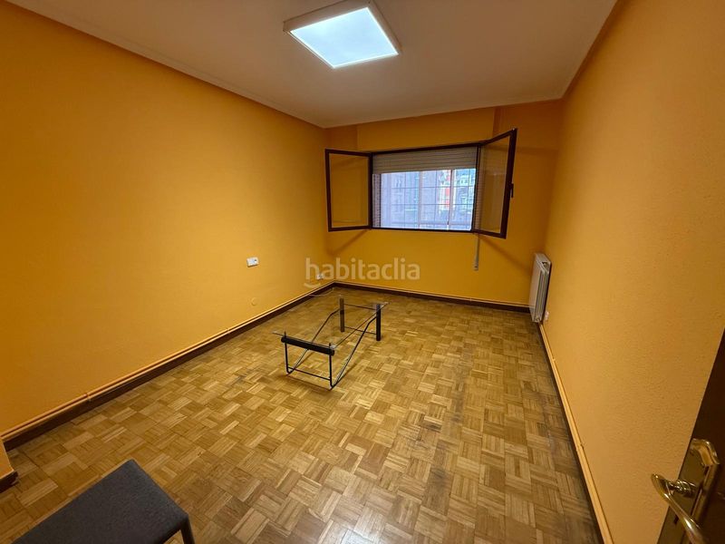 Foto b339e4f6-4b83-4ac4-8ae6-52c0c7ccf6a8. Pis amb calefacció aparcament a Bañeza (La)