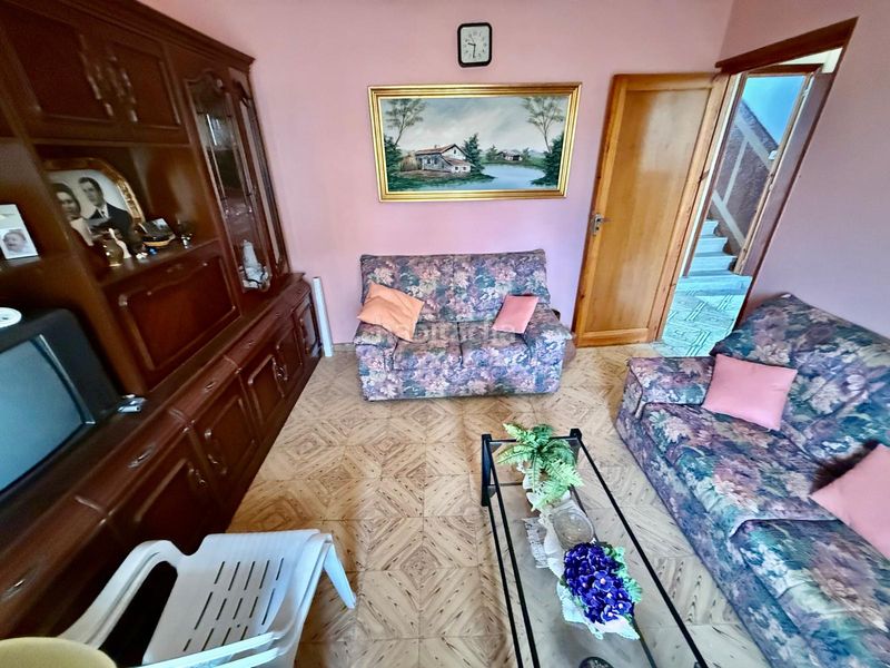 Foto cd83c222-4505-4ab6-92e7-16d9e3cfd704. Casa a Villazala
