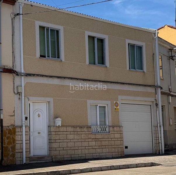 Foto 85e1fe59-dd1d-462b-9800-5efabd4a0967. Casa amb calefacció a Bañeza (La)