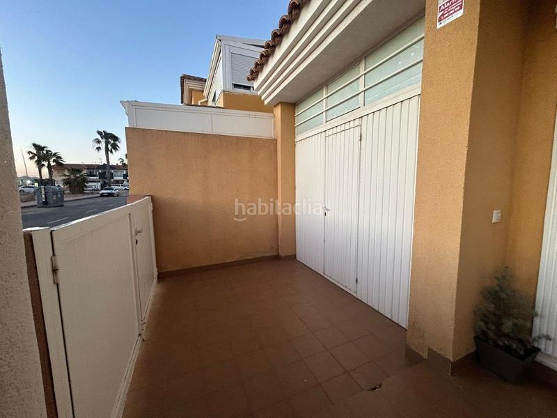 Foto 57c0a3d1-3114-420a-87b3-1aaf9bd53eeb. Casa pareada chalet pareado con garaje en los alcazares en Alcázares (Los)