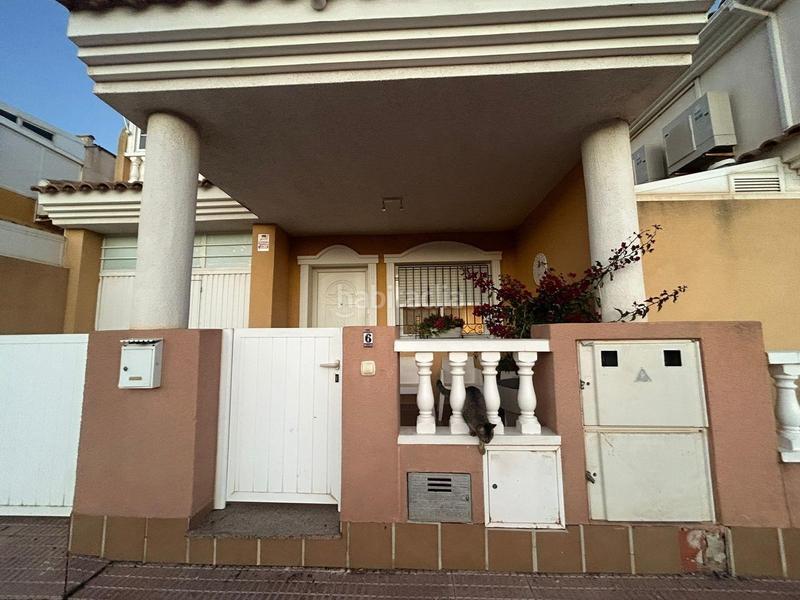 Foto 5c355aaf-4825-4cc1-9a5f-fd07870e4ea4. Casa pareada chalet pareado con garaje en los alcazares en Alcázares (Los)