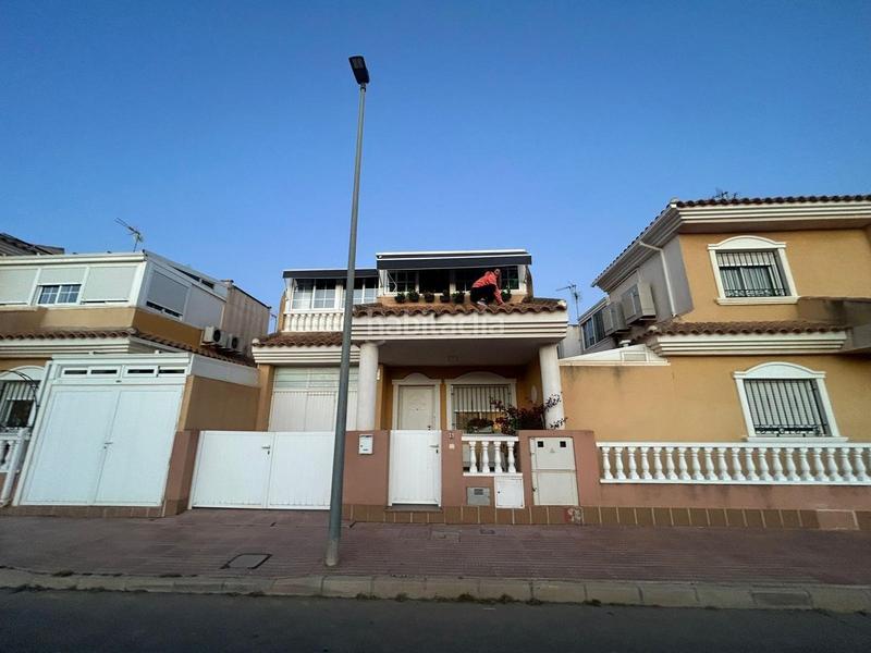 Foto c506e657-5313-42dd-95f2-918c666ac7c1. Casa pareada chalet pareado con garaje en los alcazares en Alcázares (Los)