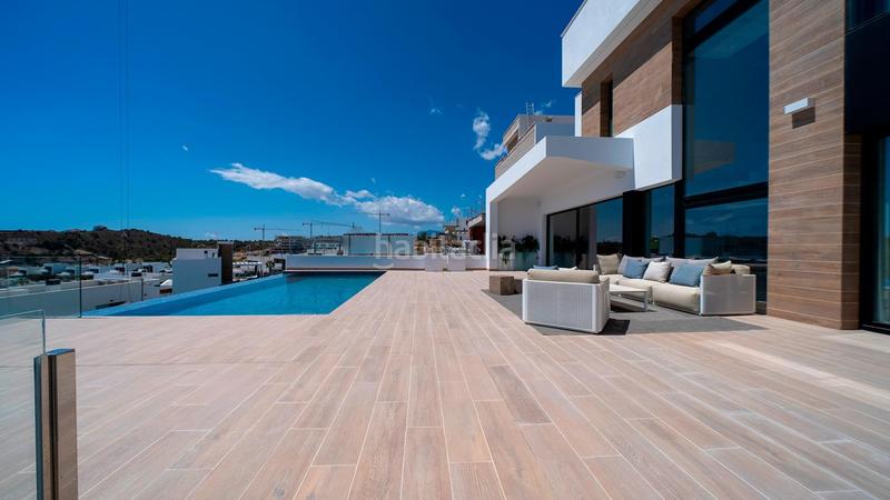 Foto 2886ae0e-e405-4bce-9b2a-a86d9b2c3f93. Maison avec parking dans balcón de Finestrat-terra marina Finestrat