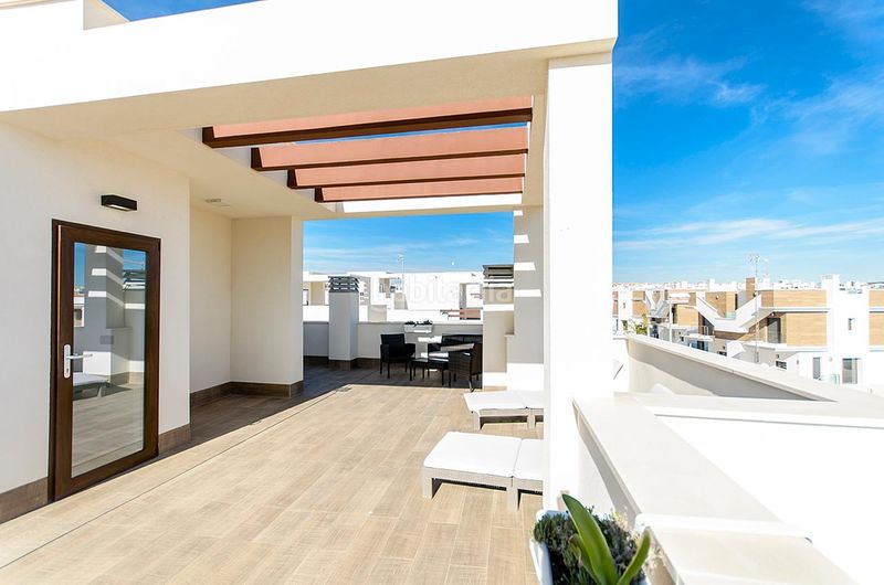 Foto f6de2845-c0d7-44b9-a96b-3096ca83d6e7. Casa amb aparcament a Montesinos (Los)
