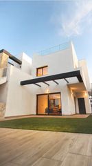 Chalet in Los Almendros