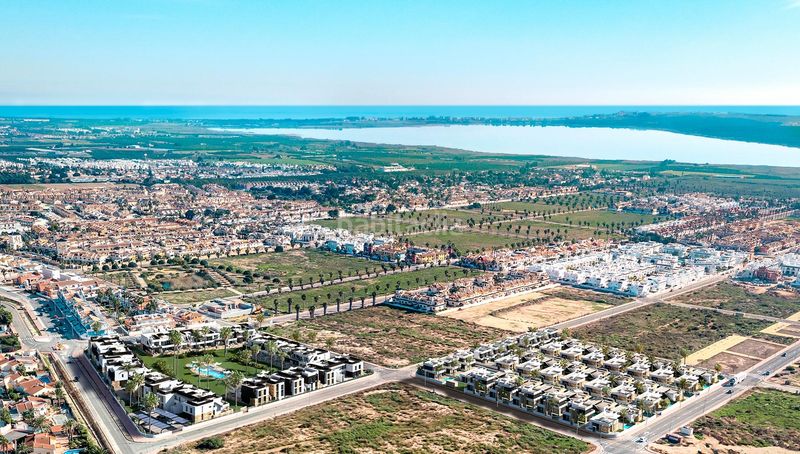 Foto d40261dc-5040-4228-8299-4572f0e42d60. Casa a Lo Marabú Rojales