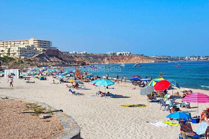 Foto c4a13255-bd67-4f88-98cf-e5dcc89225e4. Xalet amb aparcament piscina a Los Almendros Orihuela