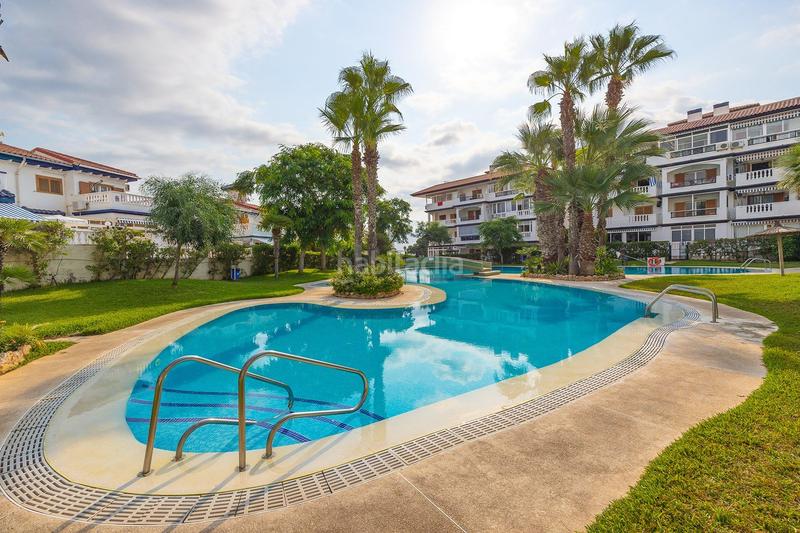 Foto fad02afd-1dbf-405d-9ce0-94f5f23d1165. Apartment with parking pool in Cañada del Molino Torrevieja
