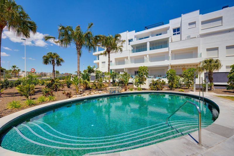 Foto c60da812-7d31-412c-913b-6d39bf6ce517. Àtic amb aparcament piscina a Los Balcones-Los Altos Torrevieja