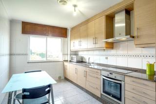 Flat in Rúa alcalde espiñeira 23. Amplio piso de 116 m² en curtis: comodidad, espacio y excelente