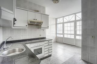 Casa aparellada en Avenida mesn 4.  oportunidad nica en cerceda .