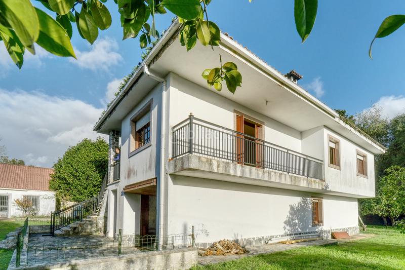 Foto 4bd5cb66-6804-4ecc-a096-cf37b1da2515. Chalet con camino riscaldamento parcheggio in Brión