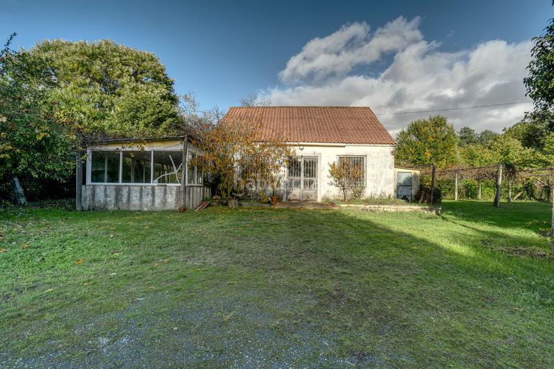 Foto 74a441b0-8c8c-437d-9ec9-ad8e4a0d0db9. Chalet con camino riscaldamento parcheggio in Brión