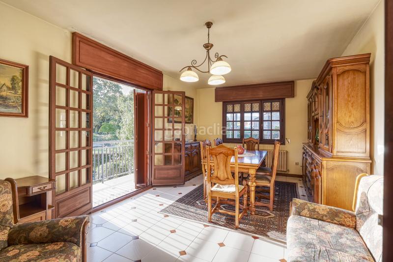 Foto 843f5152-cc2c-4a98-92a3-22717910f59e. Chalet con camino riscaldamento parcheggio in Brión