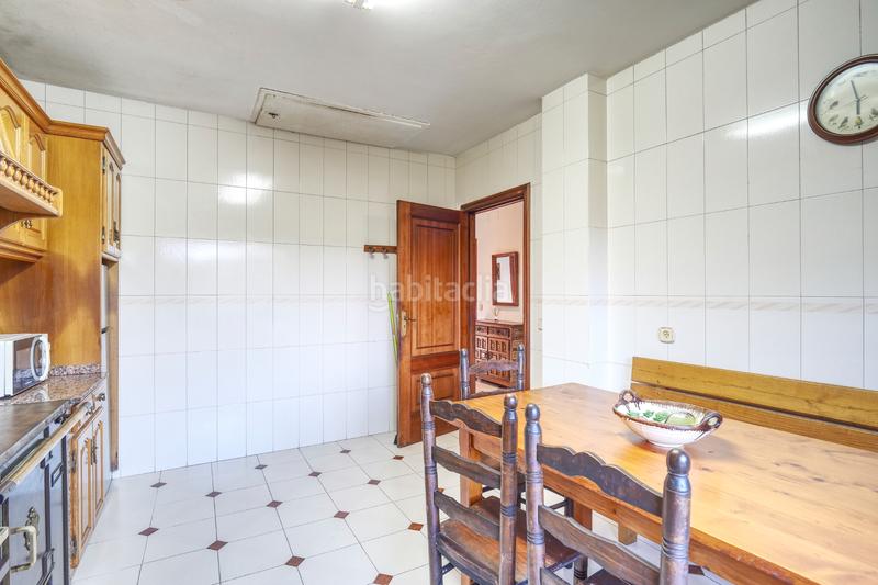 Foto 90ebce7b-3026-477c-8e6a-d22b7ae3248c. Chalet con camino riscaldamento parcheggio in Brión