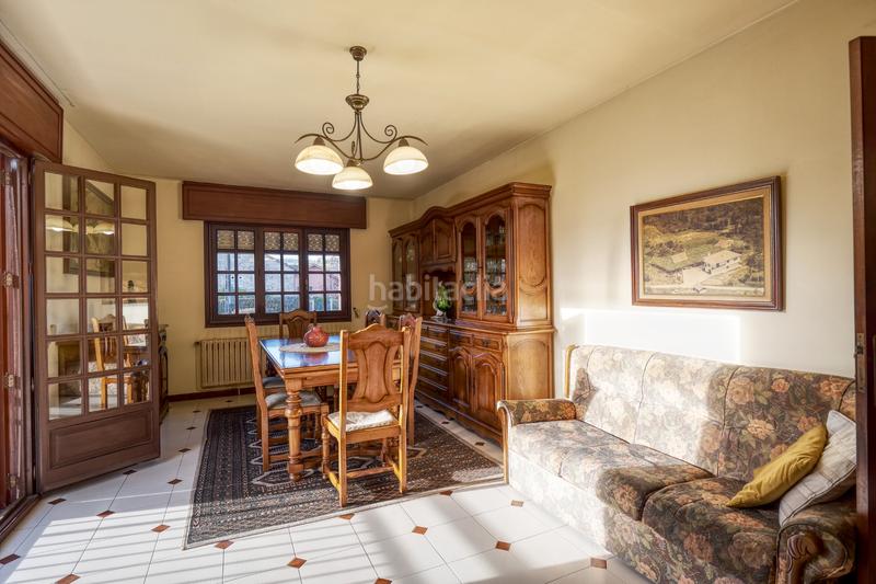 Foto b210b806-0a55-4e1c-a8df-e8d46dd35142. Chalet con camino riscaldamento parcheggio in Brión