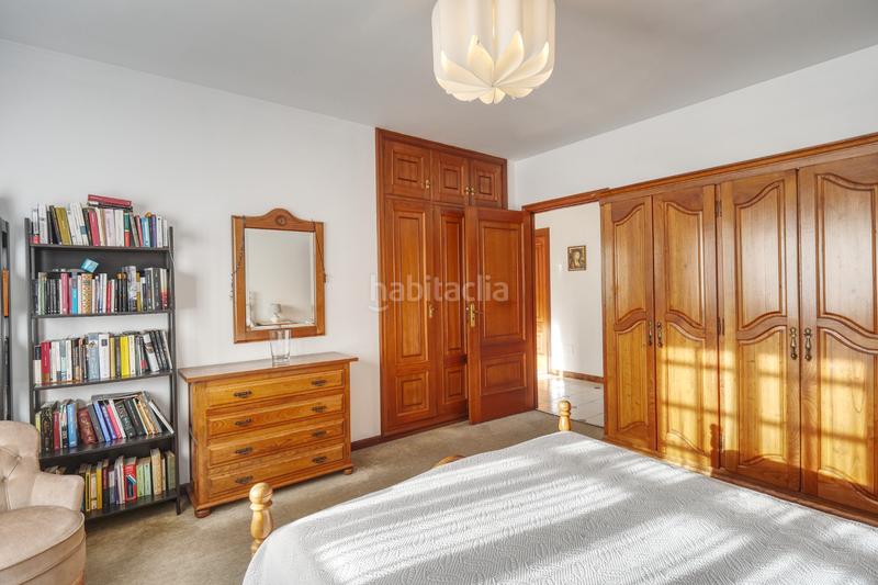 Foto b8215f46-3a03-4138-b4a5-f014c5cbb6cc. Chalet con camino riscaldamento parcheggio in Brión