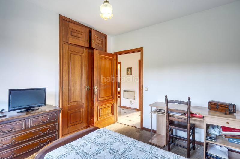 Foto b86568a9-96b3-4027-9595-d2e1ccdd3d48. Chalet con camino riscaldamento parcheggio in Brión