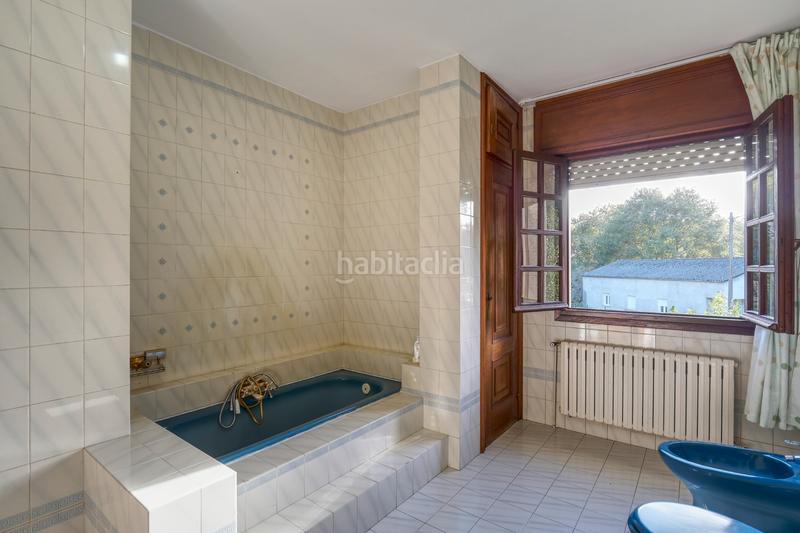 Foto fd473cfe-dd68-49b7-9a8a-f6f9b9a120c3. Chalet con camino riscaldamento parcheggio in Brión