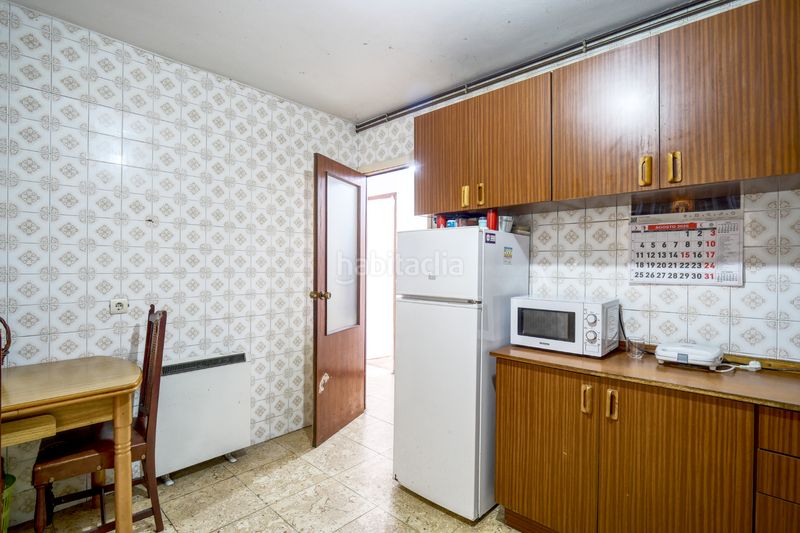 Foto d0f56f2c-8230-420b-a785-56ed10482153. Flat in rúa de santiago de chile 28 in Ensanche - Sar Santiago de Compostela