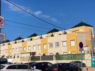 Maison jumelée  Camí de l'om blanc. Adosado- apartamento en planta baja en el camí om blanc