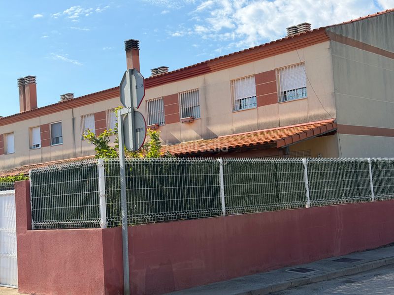 Foto 1cf2b55d-416c-447e-bbb8-834d2274d874. Casa adossada a camí catalans 81 a Playa-Ben Afeli Almazora / Almassora