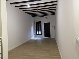 Casa  Carrer del riu. Casa c/ río. zona casco antiguo. zona muy tranquila.
