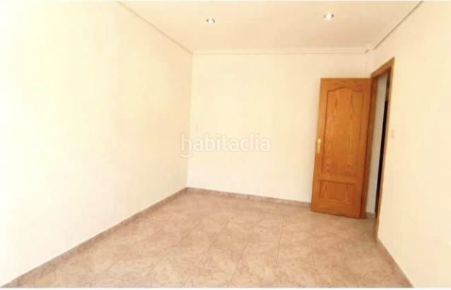 Foto 1a08d5ef-93e0-4ddc-981f-d1a11f08cb1e. Rent flat in Centro Almazora / Almassora