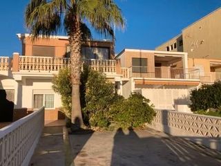 Apartamento en Paseo marítimo. Primera linea de la playa