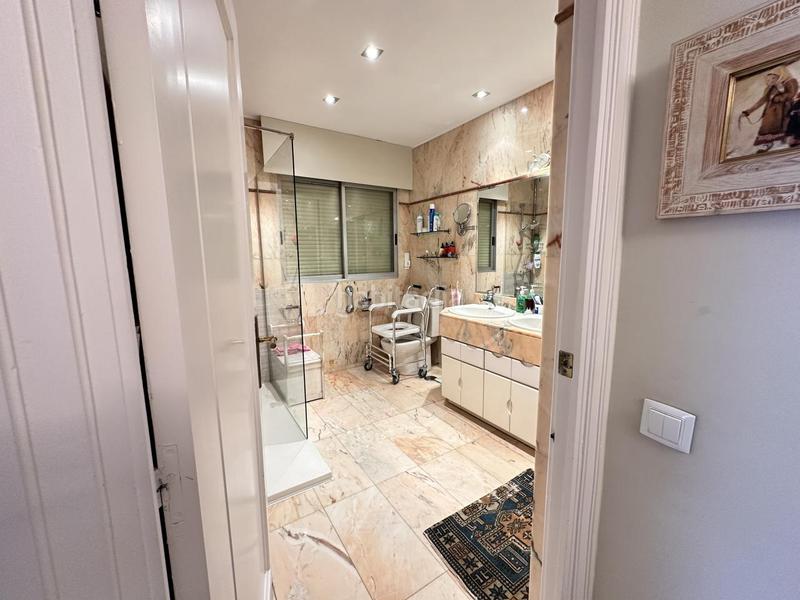Foto b44c598a-d2d0-47f8-a7a4-e057a3922e72. House with heating pool in Monte el Pilar Majadahonda