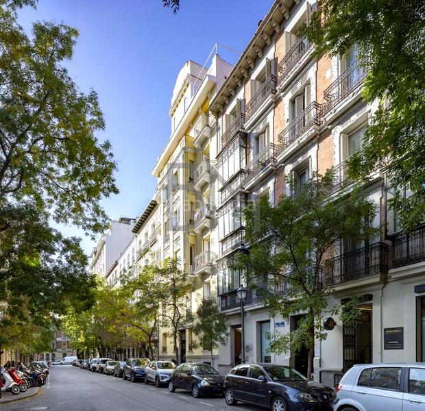 Foto 081e87e5-ed30-4f09-856d-7dcf3a5f3b9a. Location appartement avec parking dans Almagro Madrid