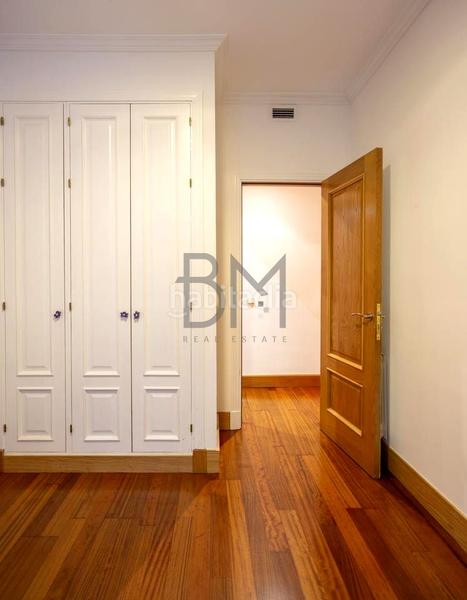 Foto 12bae472-f2e5-41b7-8e1a-540bf92eeda3. Location appartement avec parking dans Almagro Madrid