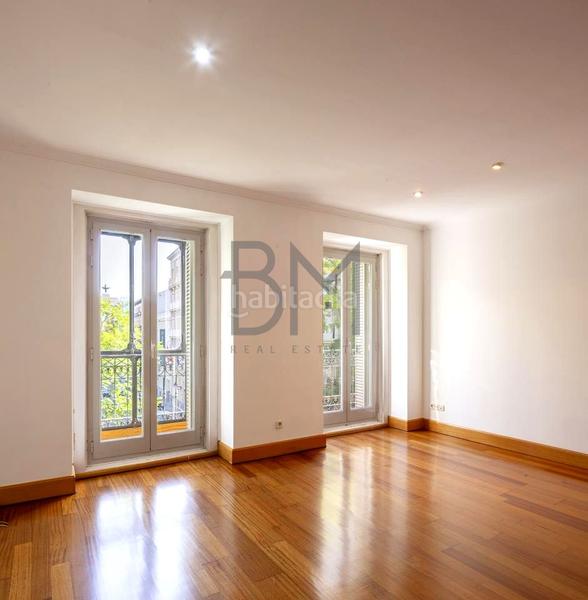Foto 1ff28bd7-fd11-4fde-aa9a-d6654d6a4cb2. Location appartement avec parking dans Almagro Madrid
