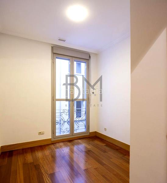 Foto 474fb0a7-e79e-4b8f-85bb-9c0106bc78a3. Location appartement avec parking dans Almagro Madrid