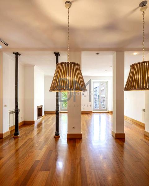 Foto 65f359bb-dbe7-4ab7-895e-6e69f6f1575f. Location appartement avec parking dans Almagro Madrid
