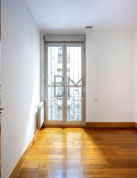 Foto bb0f8e94-0b38-4965-9402-414160004539. Alquiler piso en Almagro Madrid