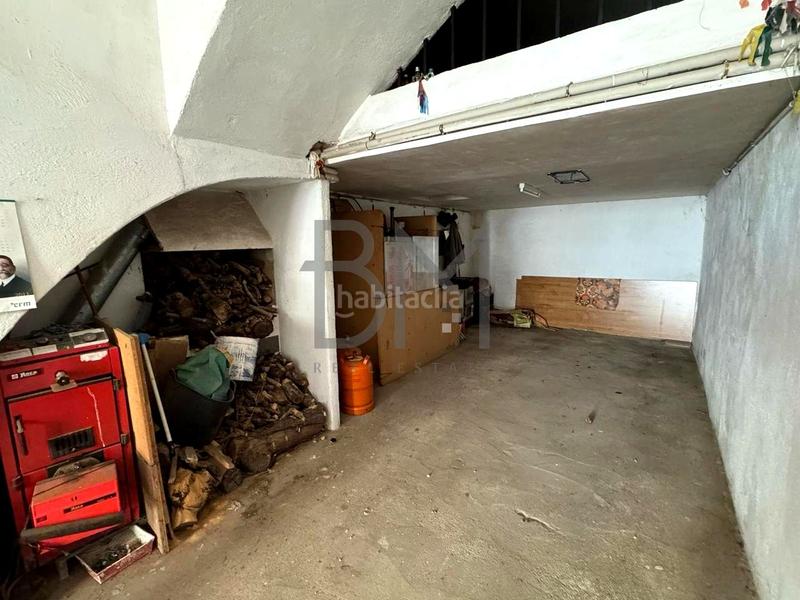 Foto 240dec57-ee75-489f-aeef-545376dbf4a7. Masia amb aparcament a Albocàsser