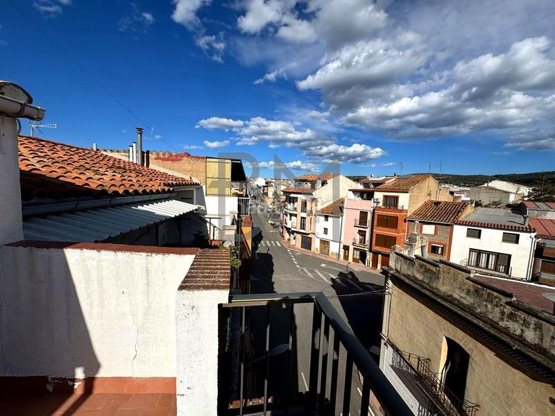 Foto 32cae840-3463-4d87-ad01-e3b9be1b7a3e. Masia amb aparcament a Albocàsser