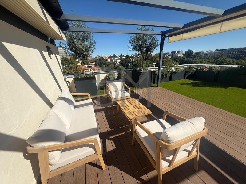 Foto b60212c1-e158-4141-a377-a6812d705c0d. Alquiler ático en Castellana Madrid