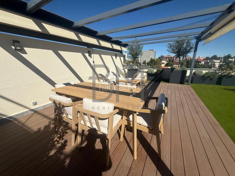 Foto 0d58c889-4f3f-49d3-8e89-9538a89cc51c. Location attique dans Castellana Madrid