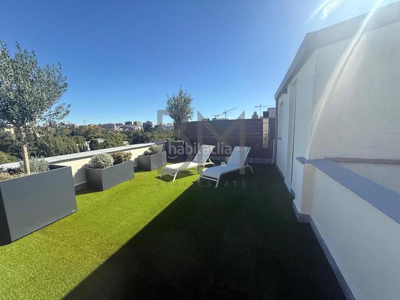 Foto b7a37b35-3692-4c48-bb95-e86eb0d76447. Location attique dans Castellana Madrid