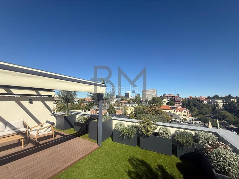 Foto a48d6543-a393-4526-ba90-62de7c59f4c8. Miete dachwohnung in Castellana Madrid