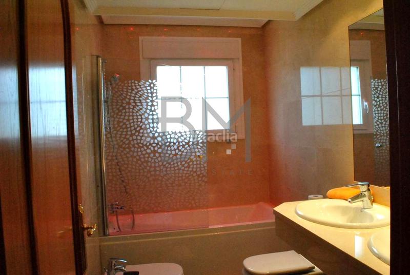 Foto 879827bb-e956-4ada-859a-946b2cf432a5. Casa amb aparcament piscina a Pioz