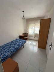 Etagenwohnung in Calle Álava 3