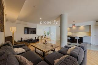 Duplex  Meridiana. Loft dúplex con cédula de habitabilidad en plaça les glòries av