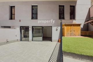 Duplex in Sants-Badal. Dplex con terraza, 3 hab., exterior, trastero, pk y piscina com